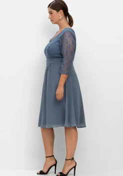 Cocktailkleid mit floraler Spitze