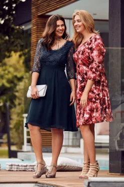 Cocktailkleid mit floraler Spitze