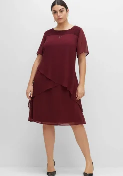 Cocktailkleid mit Spitzen-Einsatz, aus Chiffon