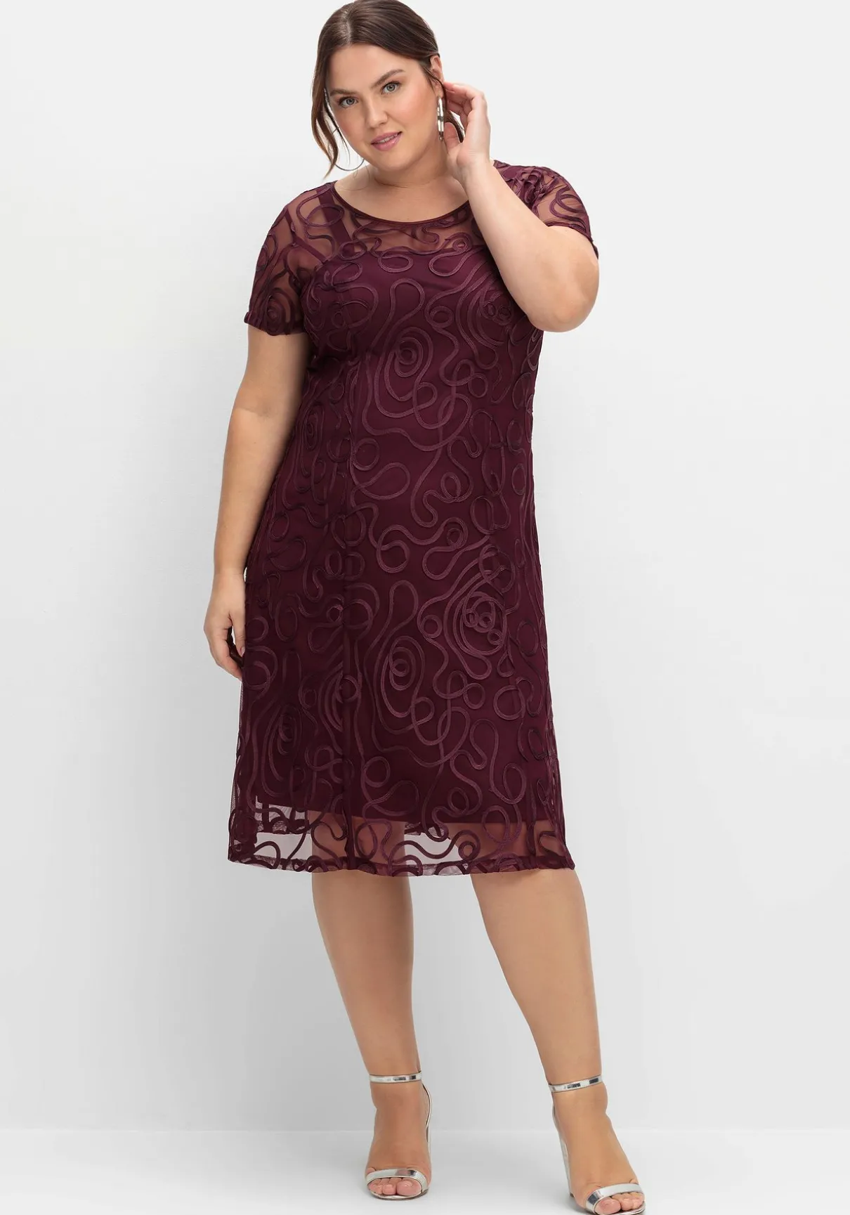 Cocktailkleid mit Zierborten