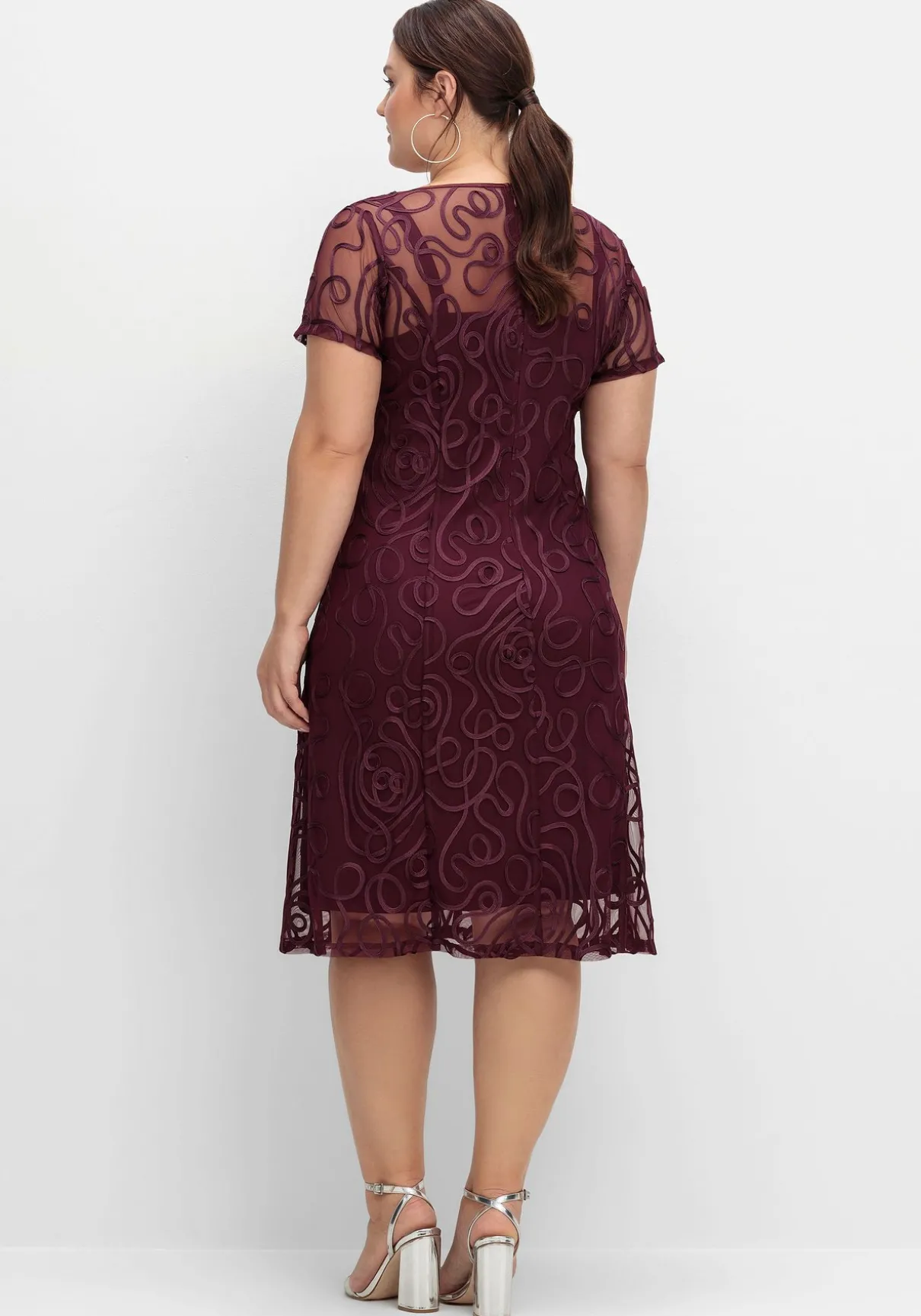 Cocktailkleid mit Zierborten