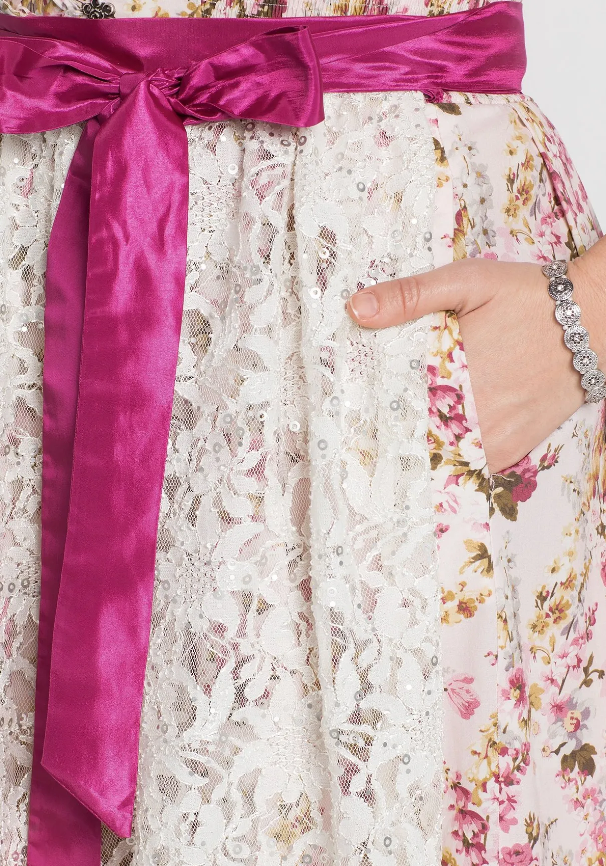 Dirndl mit Schürze und Bluse 3tlg.