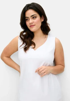 Doppellagiges Top mit Herzausschnitt