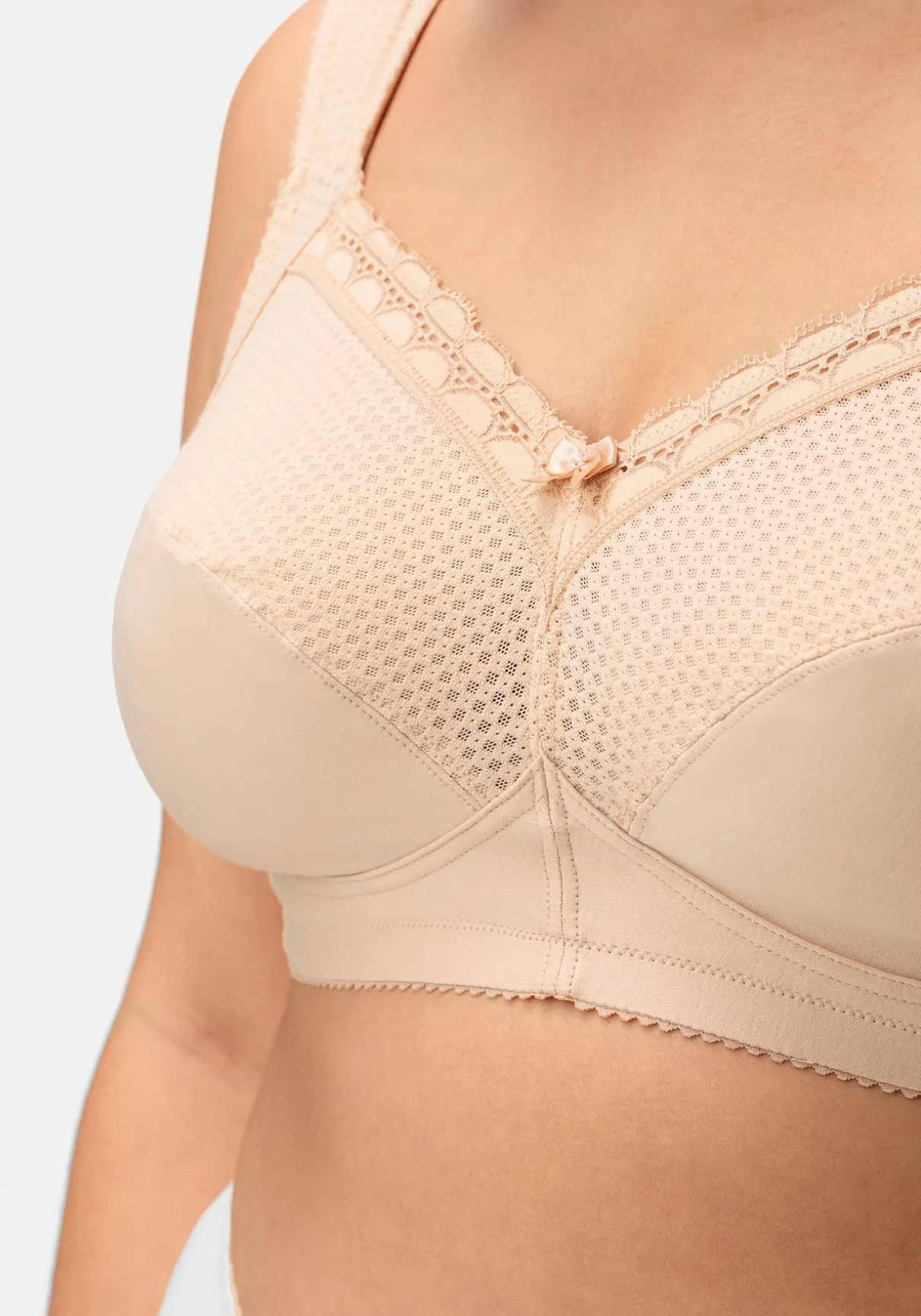Entlastungs-BH ohne Bügel, mit Spitze