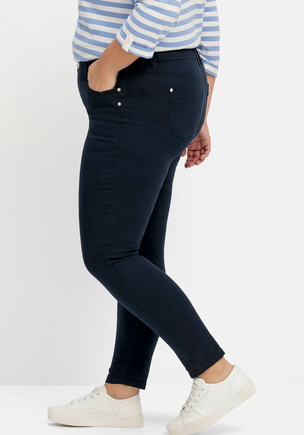 Extraschmale Twillhose in Curvy-Schnitt SUSANNE