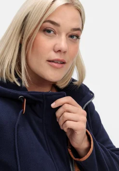 Fleecejacke mit Kapuze und Kontrastdetails