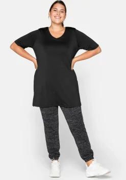 Funktionsshirt in Longform, mit Cut-out im Rücken