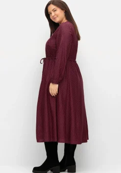 Gefüttertes Midikleid mit Alloverprint