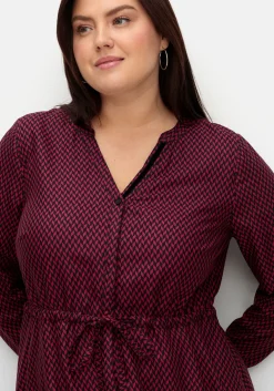 Gefüttertes Midikleid mit Alloverprint