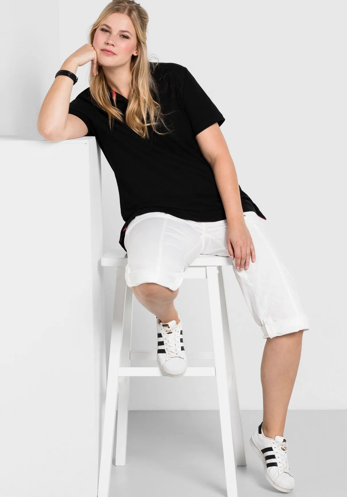 Gerade 3/4-Hose mit Krempelfunktion