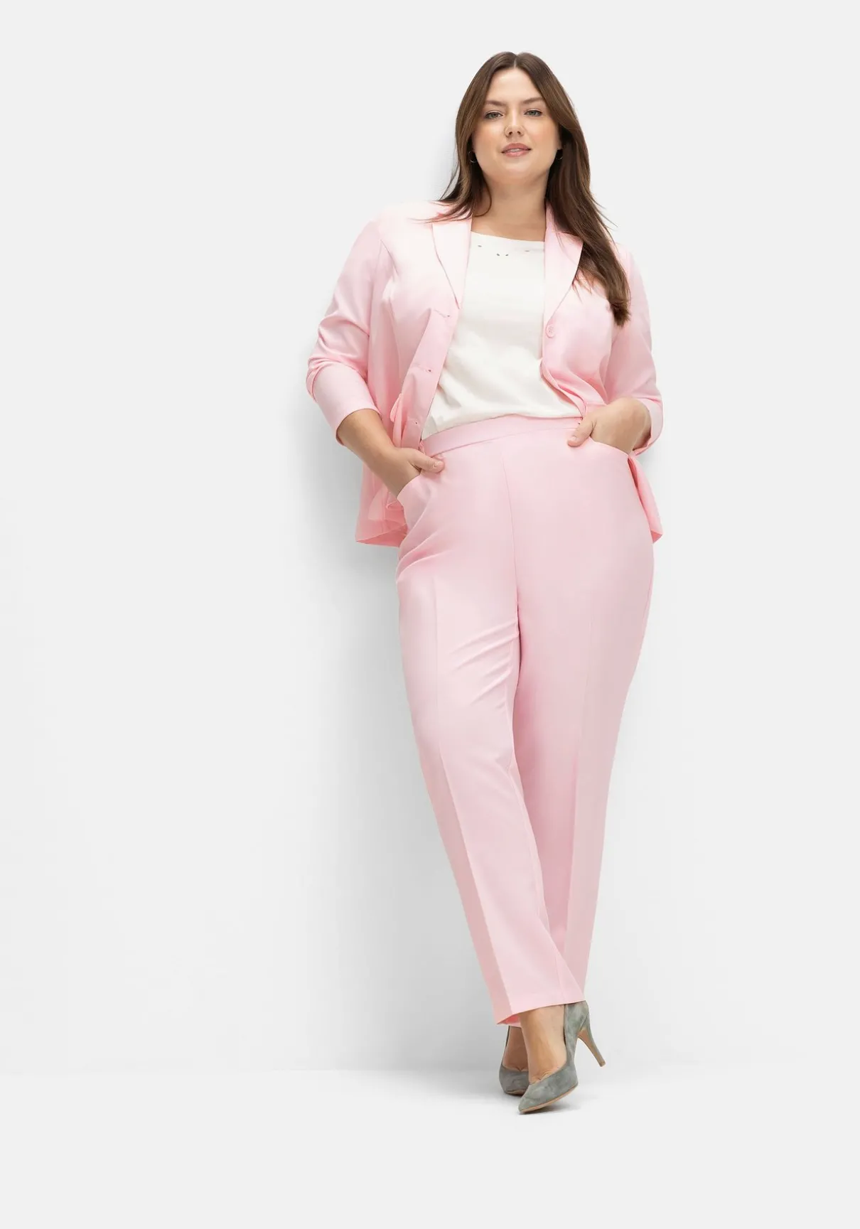 Gerade Hose mit Schlupfbund und Bügelfalten