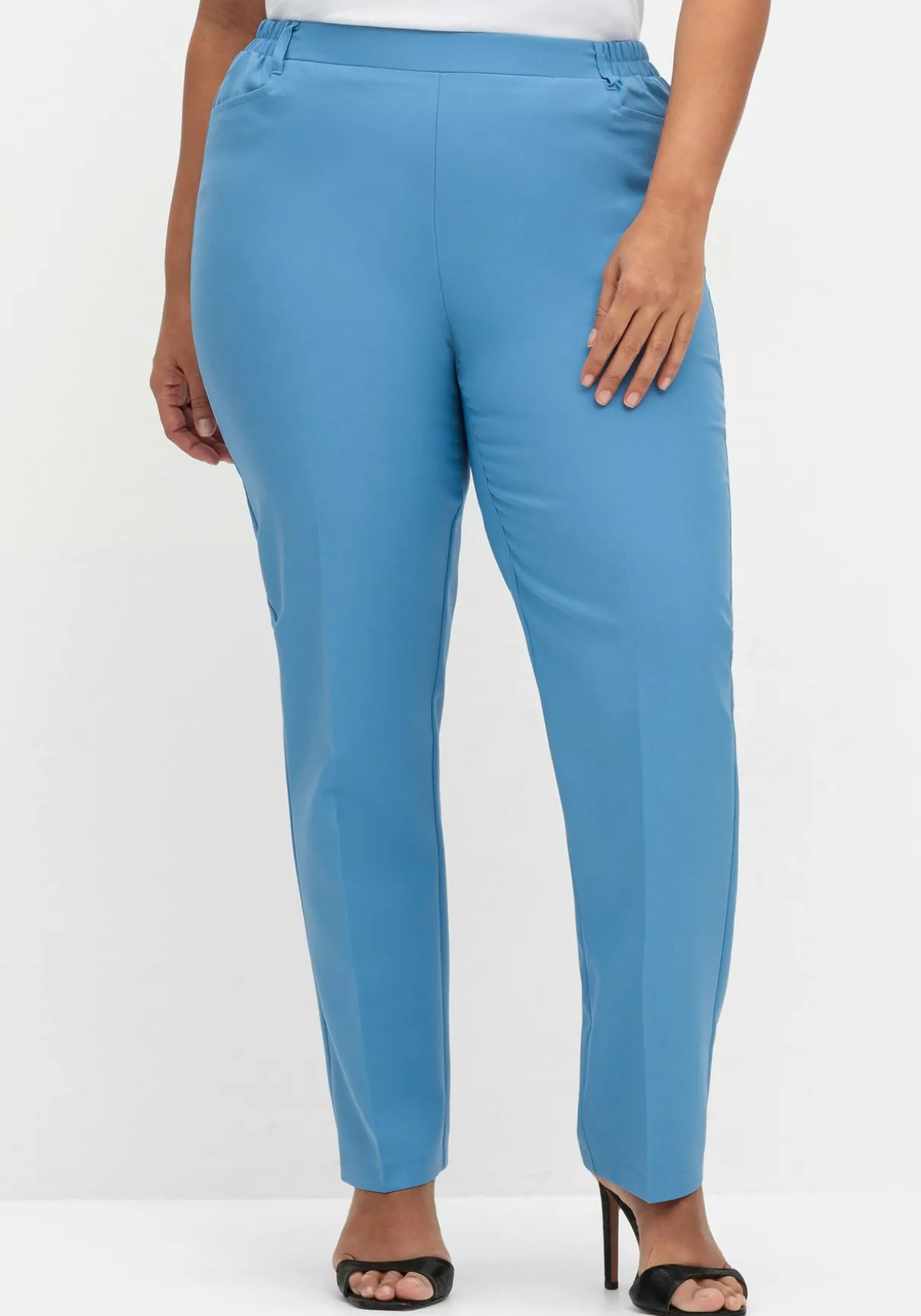 Gerade Hose mit Schlupfbund und Bügelfalten