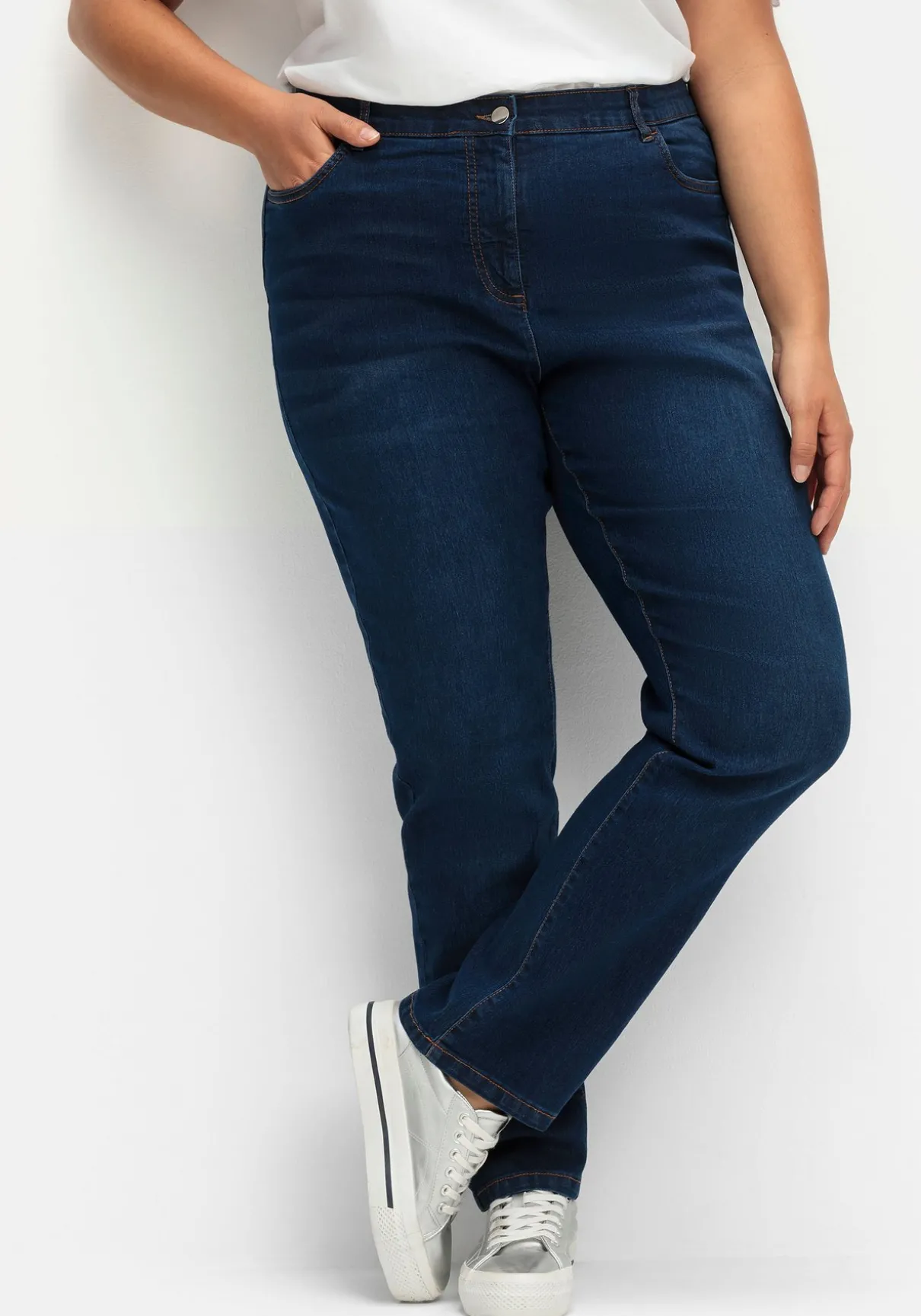 Gerade Jeans mit elastischem High-Waist-Bund