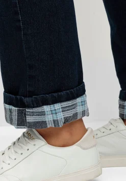 Gerade Jeans mit kariertem Thermo-Innenfutter