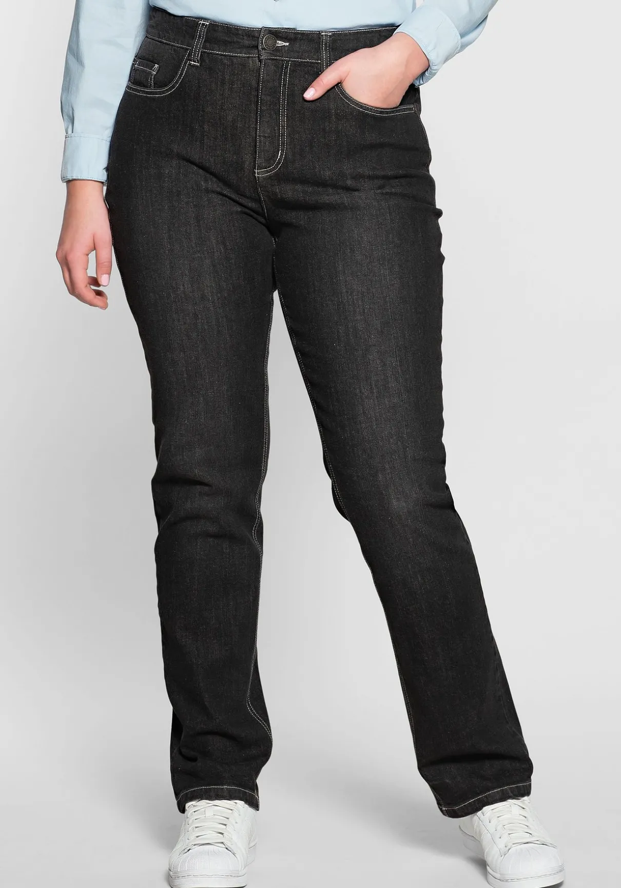 Gerade Jeans mit Shaping-Einsatz