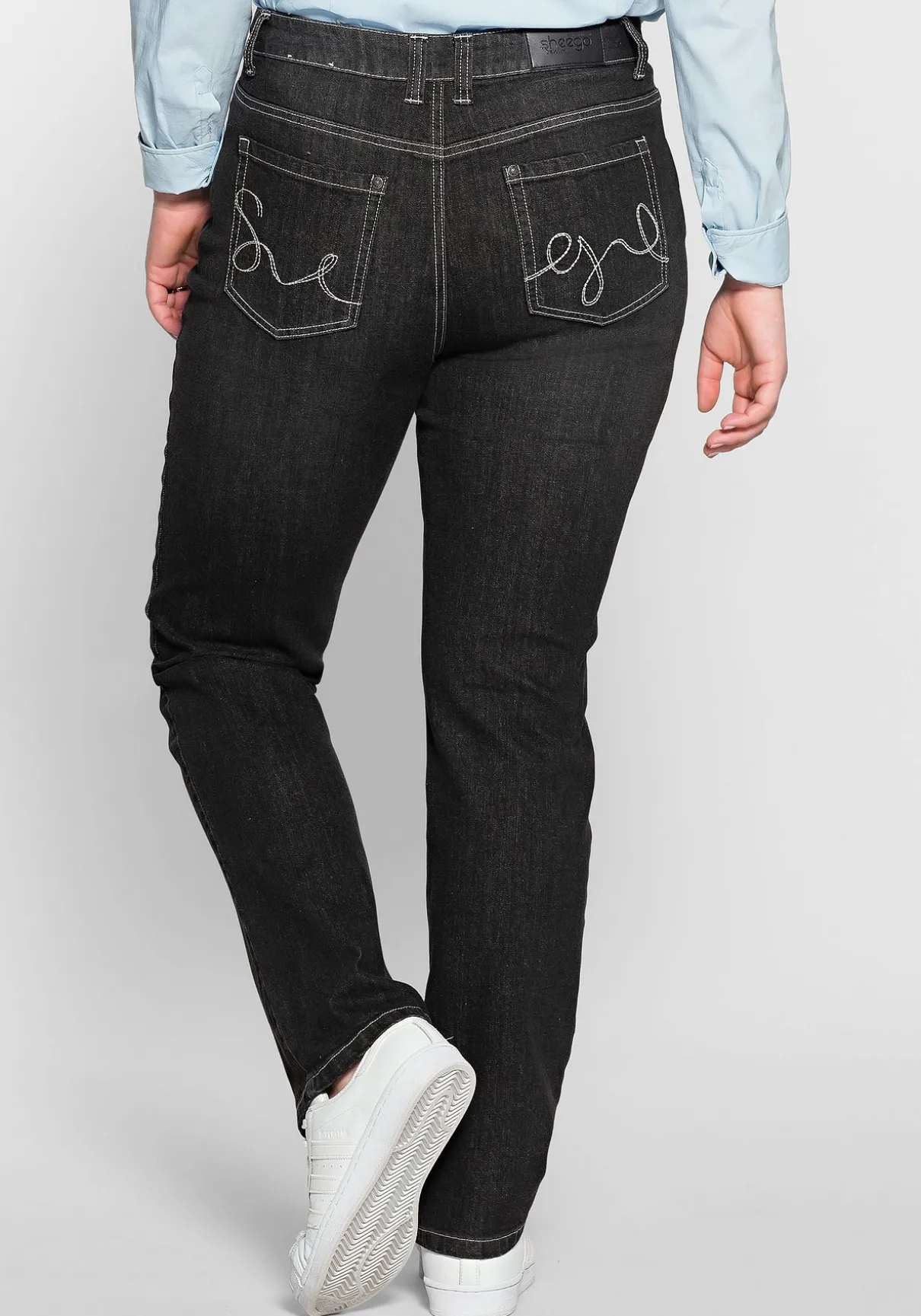 Gerade Jeans mit Shaping-Einsatz