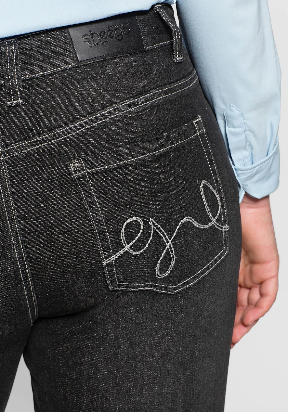 Gerade Jeans mit Shaping-Einsatz
