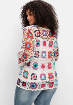 Handgearbeiteter Häkelpullover im Crochet-Muster