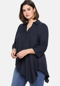 Hemdbluse mit asymmetrischem Saum in Zipfelform
