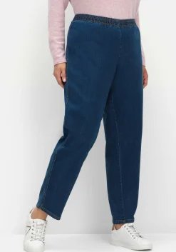 Jeans in Karottenform, mit Stretchbund