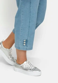 7/8-Jeans mit Zierknöpfen am Saum