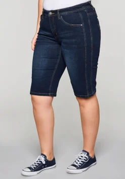 Jeansbermudas mit vorverlegter Seitennaht