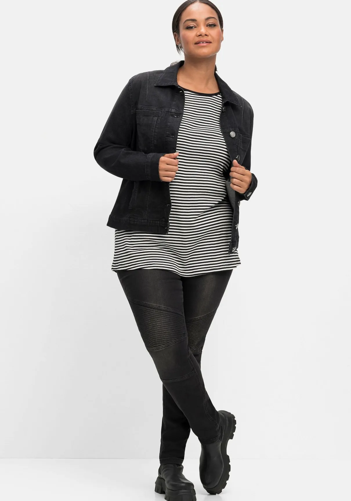 Jeansjacke in leicht taillierter und verkürzter Form