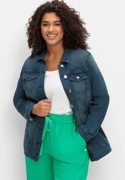Jeansjacke in taillierter Form, mit Brusttaschen