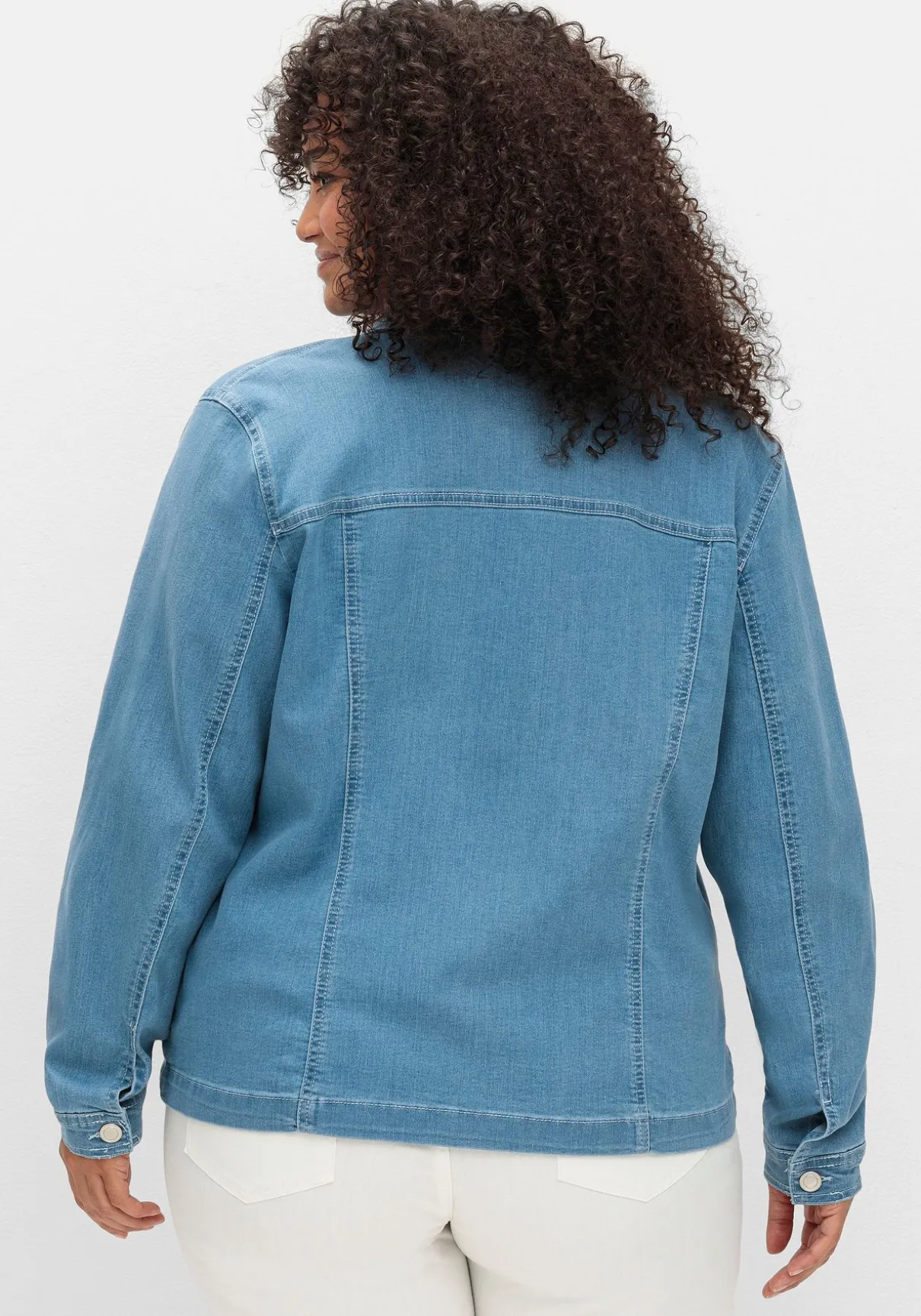 Jeansjacke mit Hemdkragen und Brusttaschen