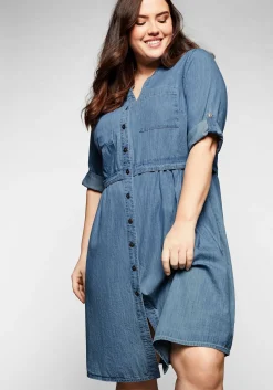 Jeanskleid mit Knopfleiste und hoher Taille