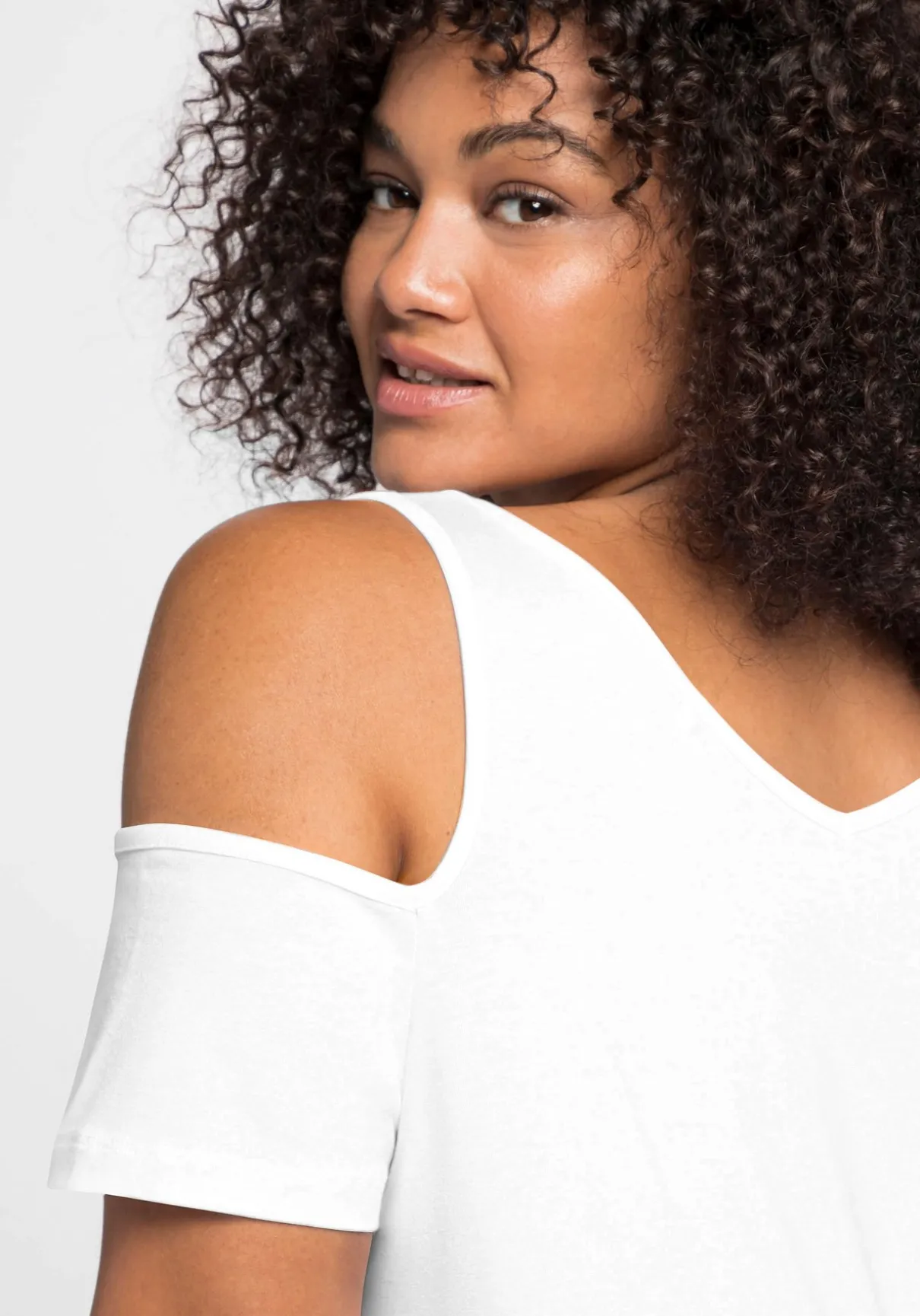 Jerseyhirt mit V-Ausschnitt, im schulterfreien Look