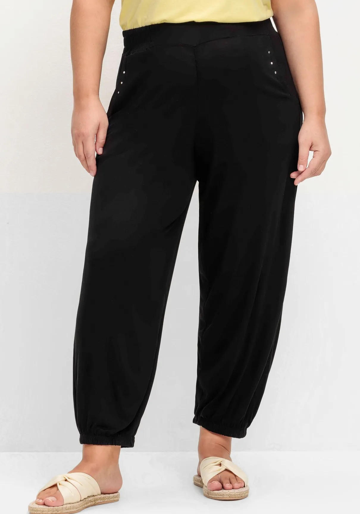 7/8-Jerseyhose mit Nieten und Gummizugbund