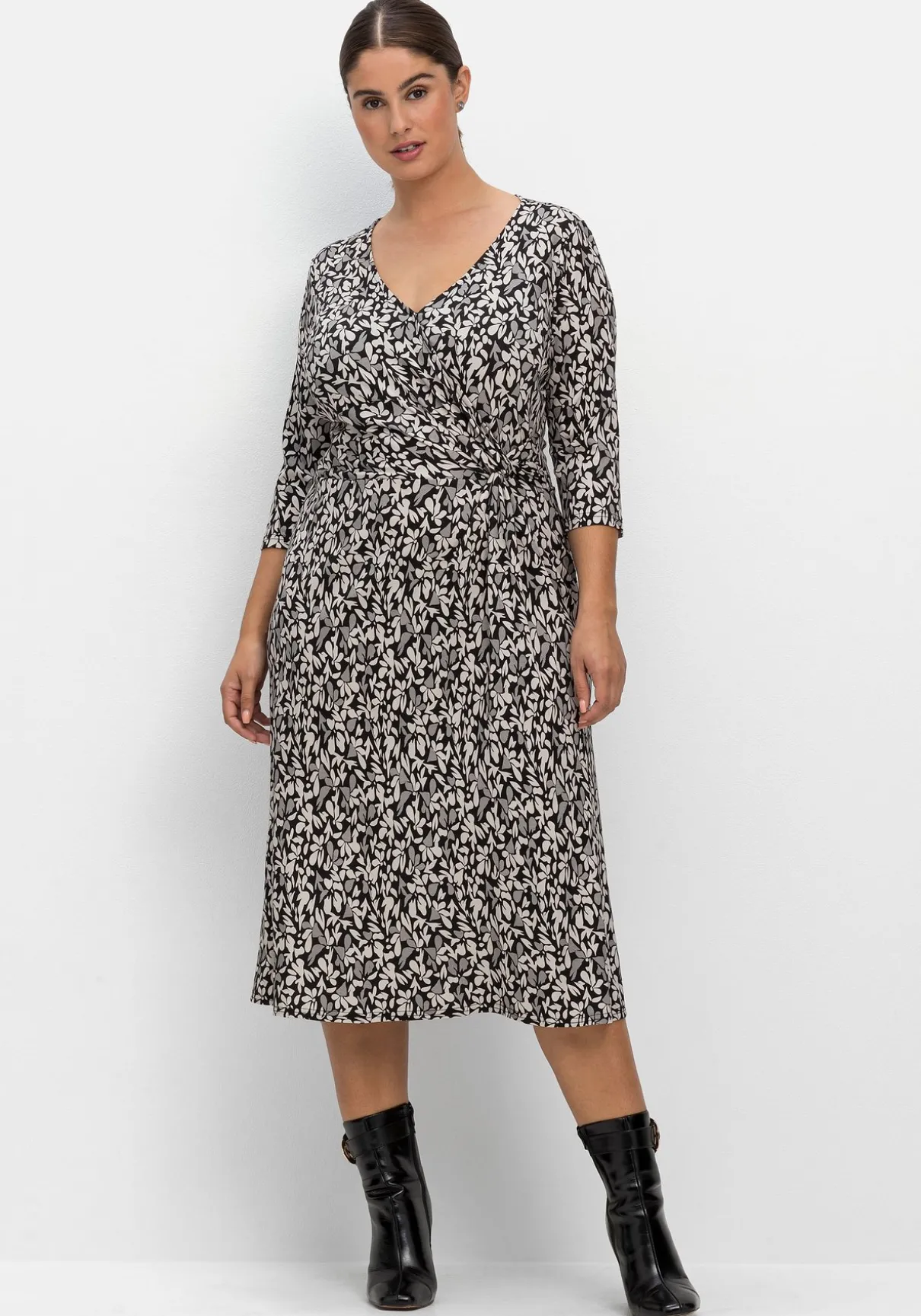 Jerseykleid in Wickeloptik, mit Blätterprint