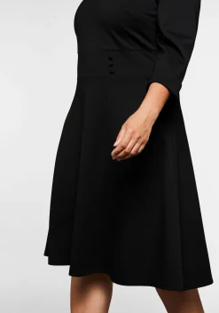 Jerseykleid mit Herzausschnitt und Taillenband