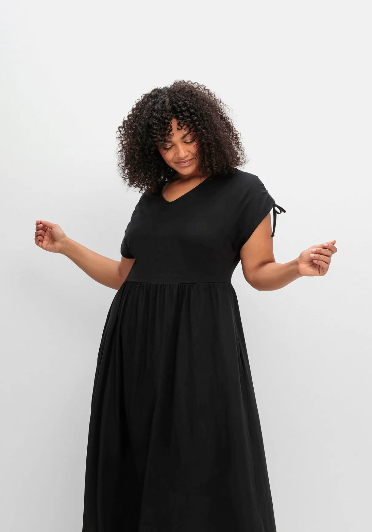 Jerseykleid mit Tunnelzug am Ärmel