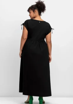 Jerseykleid mit weitem Rock und V-Ausschnitt