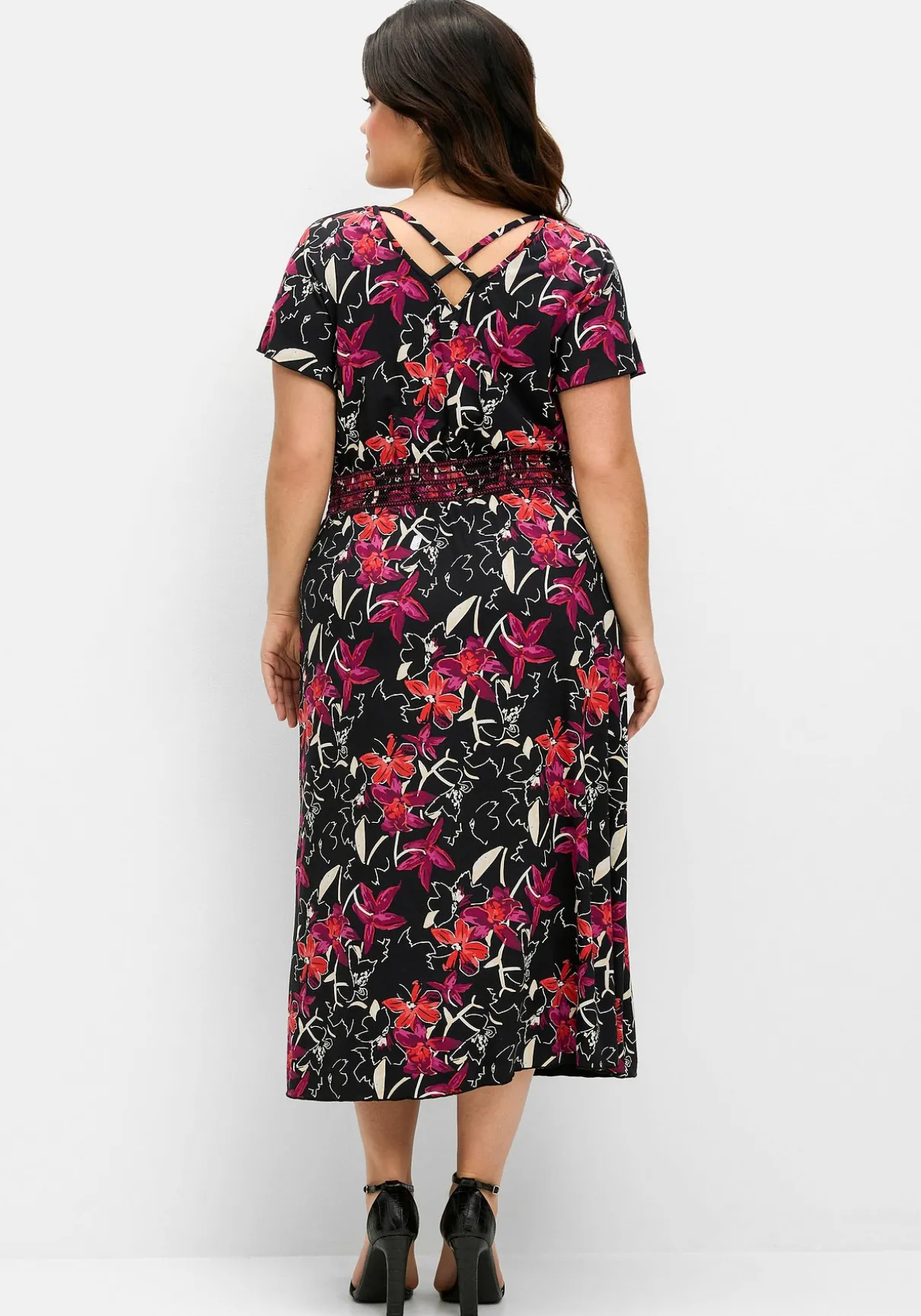 Jerseykleid mit Zierbändern im Rücken