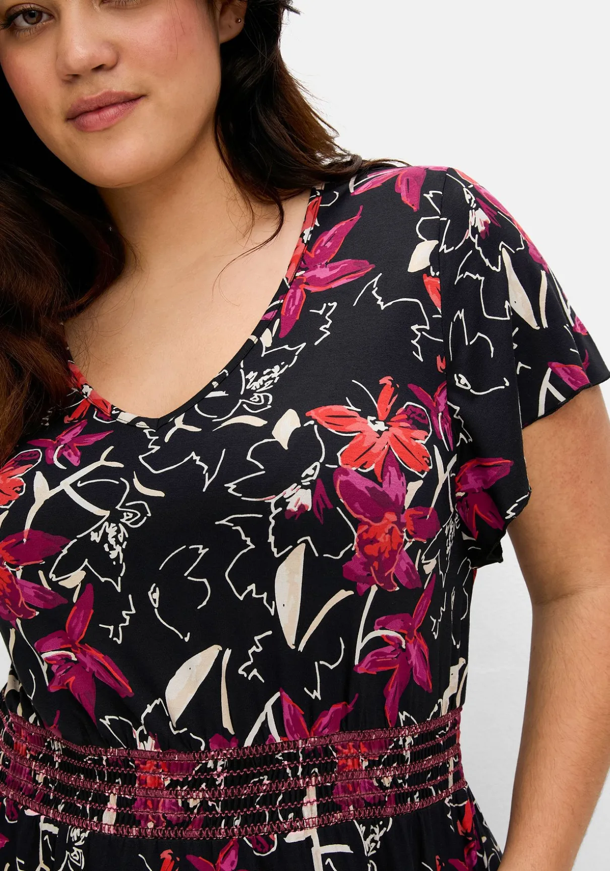 Jerseykleid mit Zierbändern im Rücken