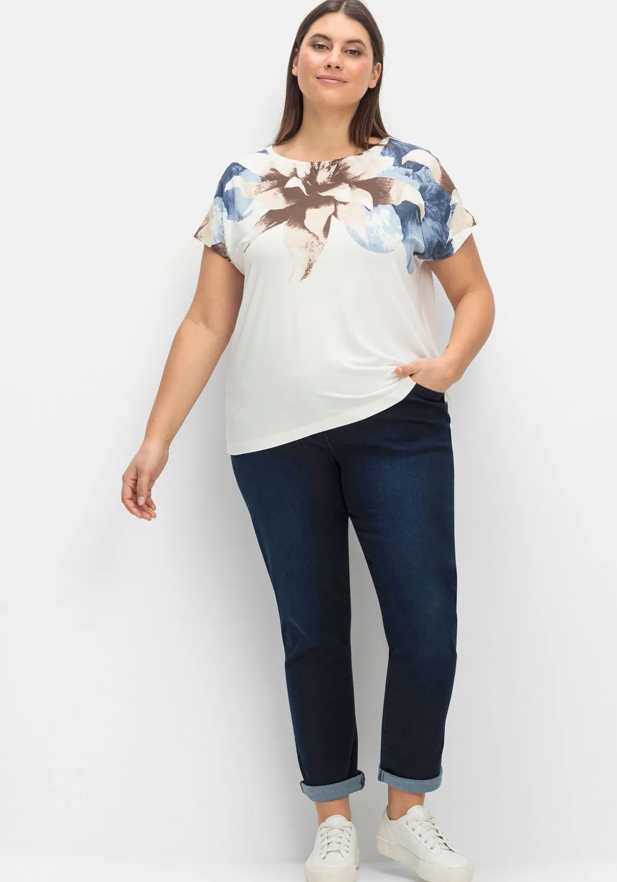 Jerseyshirt mit Blütendruck am Rundhalsausschnitt