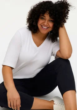 Jerseyshirt mit V-Ausschnitt, leicht tailliert