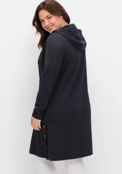 Kapuzenkleid mit Seitenschlitzen und Knopfleiste
