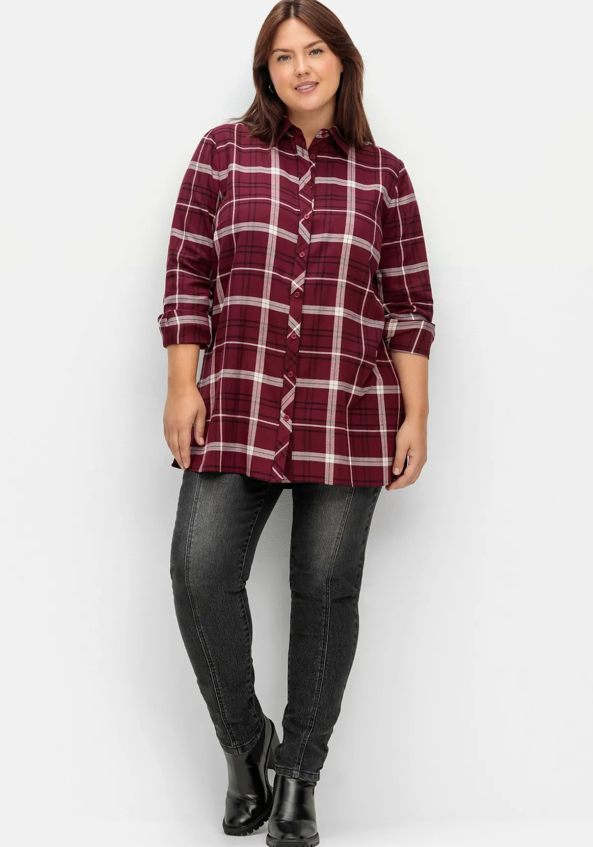 Karierte Longbluse mit Kragen und Manschettenärmel