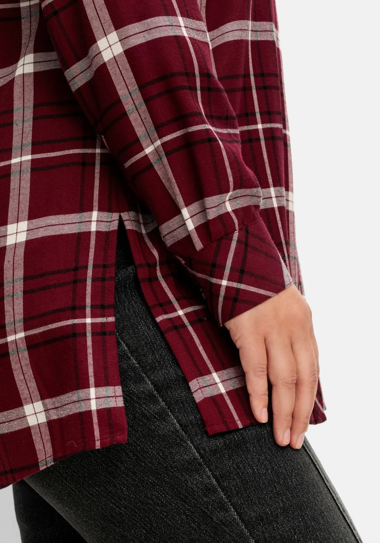 Karierte Longbluse mit Kragen und Manschettenärmel