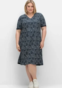 Kleid in leichter A-Linie, mit Punkte-Alloverprint