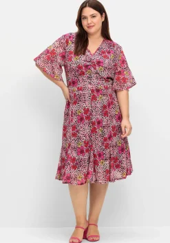 Kleid mit Blütenprint und Flügelärmeln