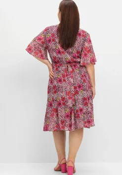 Kleid mit Blütenprint und Flügelärmeln