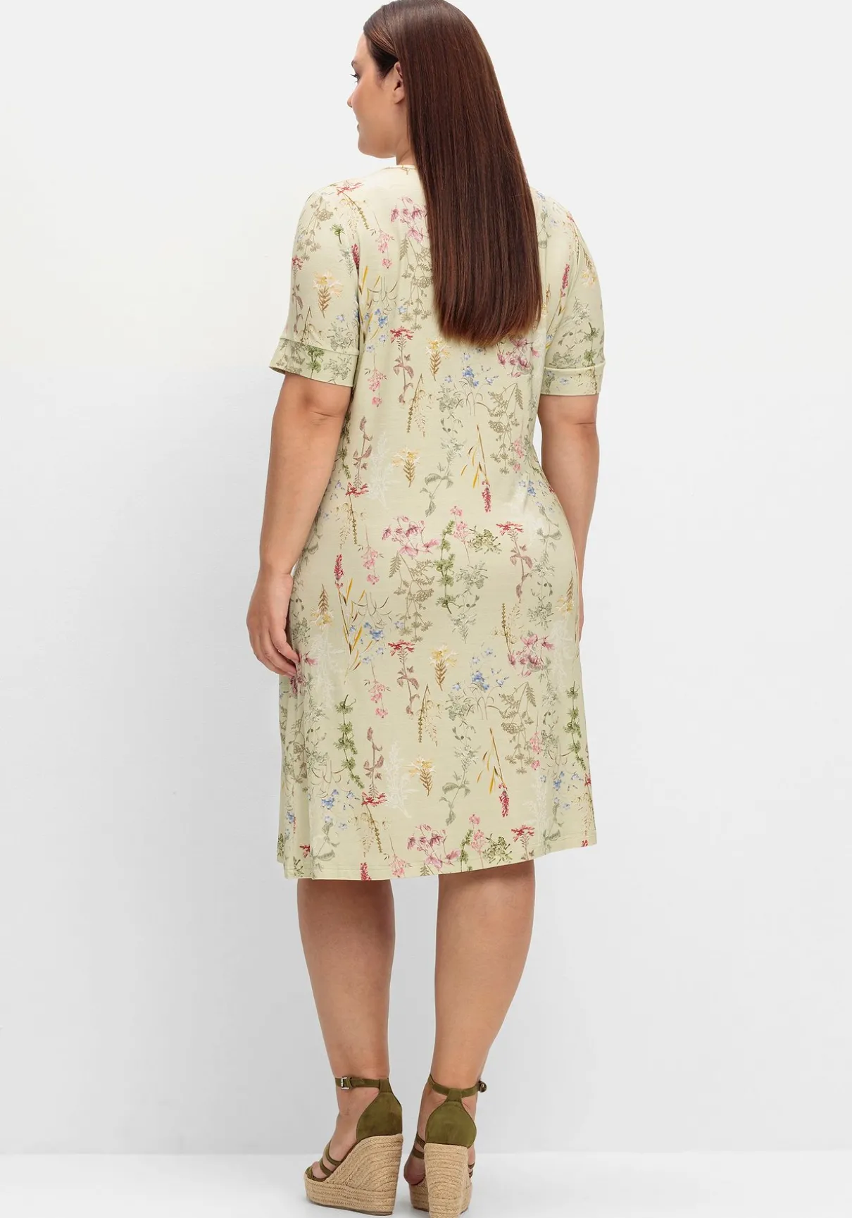 Knielanges Jerseykleid mit Blumenmuster