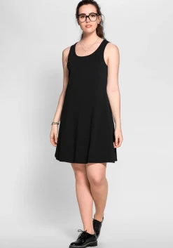 Knielanges, ärmelloses Kleid in A-Linie