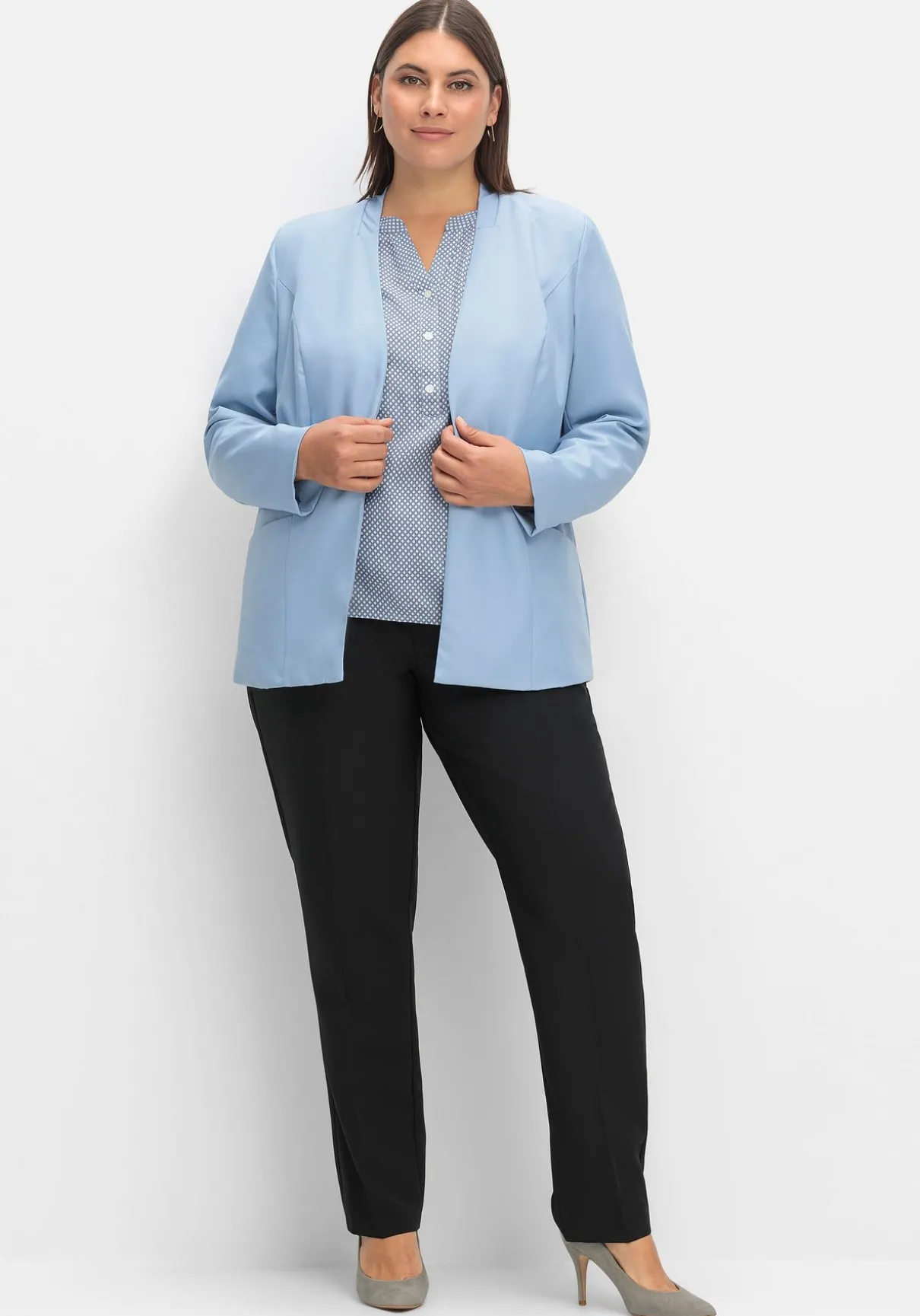 Kragenloser Blazer mit Hakenverschluss