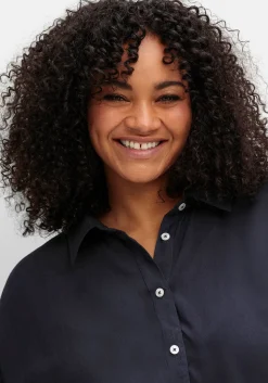 Kurzarmbluse mit überschnittenen Schultern